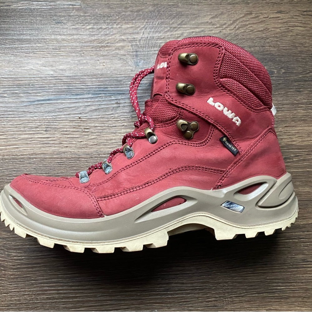 LOWA Renegade GTX Mid Women’s Hiking Boot (9.5)